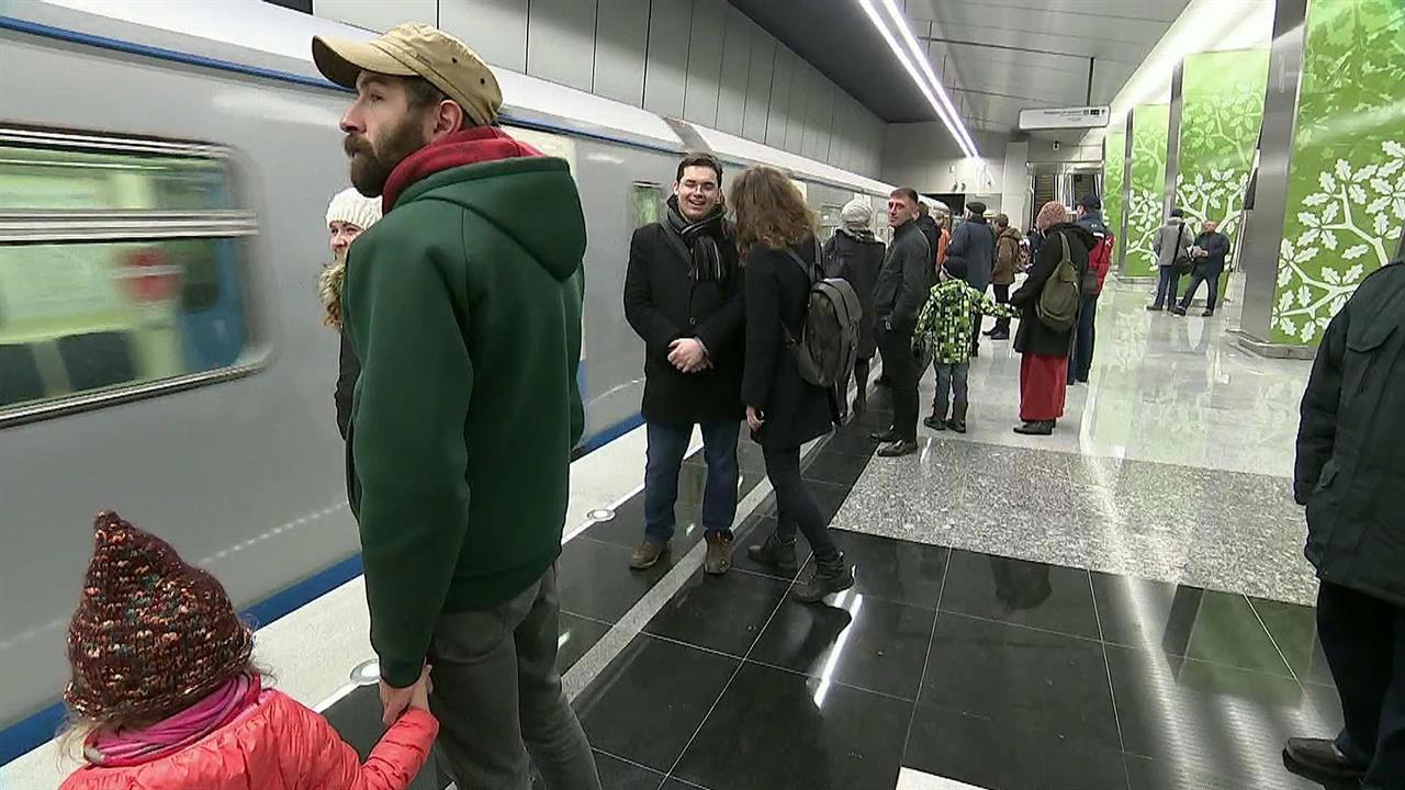 В столице открыли три новые станции метро