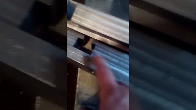 О пользе широкого наклонного поддона, для стружки и СОЖа. смотреть онлайн