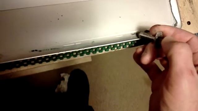 A1237 Macbook Air Screen Repair Pt. 4/8