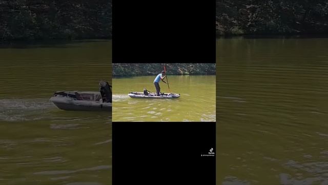 Fisherman Flips Kayak - Pelican Catch Mode 110 Fishing Kayak #fishing #kayakfishing смотреть онлайн