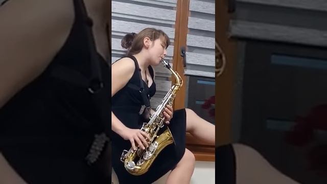 Dance Monkey - Tones and I (sax cover) смотреть онлайн