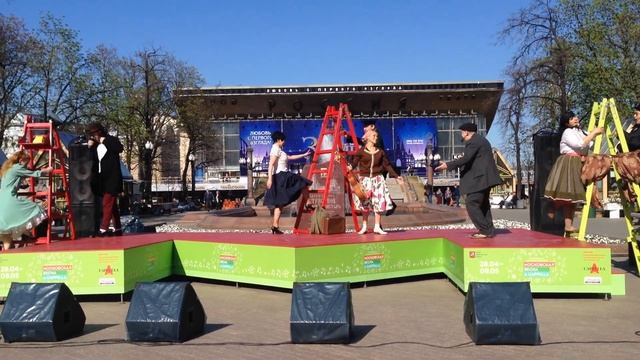 Красавица Москва (мюзикл "Девушка без адреса") смотреть онлайн