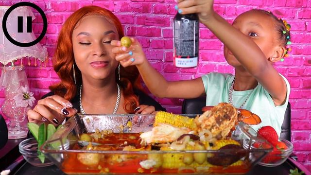 MEGA PRAWNS SEAFOOD BOIL*PAUSE CHALLENGE* SEAFOOD MUKBANG 먹방 | QUEEN BEAST & LAYLA смотреть онлайн