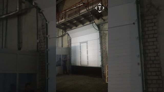 Промышленные секционные ворота серии ISD01, DoorHan