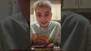 Юля Чикина читает фанфики