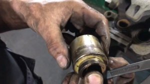 Ремонт переднего суппорта Митсубиси Аутлендер 2004 года.