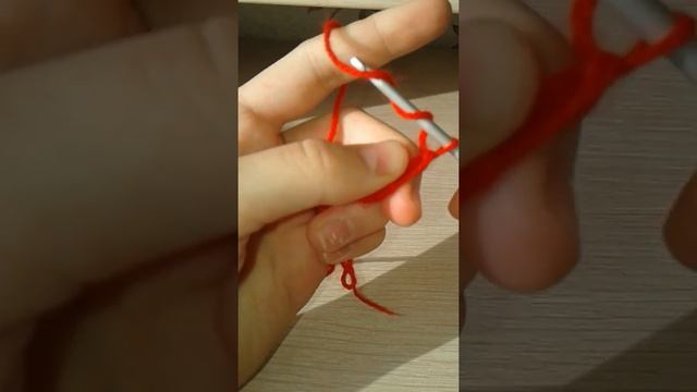 Урок 4. Вяжем крючком столбики с двумя накидами смотреть онлайн