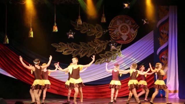 Ансамбль «Северяночка» (старшая гр.), греческий танец «Бузуки». смотреть онлайн