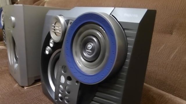 Музыкальный центр PHILIPS FW-M777 вместе с сабвуфером смотреть онлайн