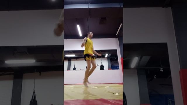 скакалка. тайский бокс . в конце на мешке смотреть онлайн