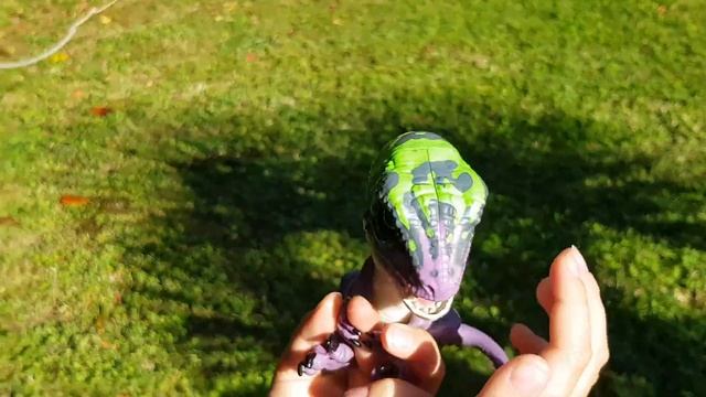Интерактивный динозавр Fingerlings WowWee смотреть онлайн