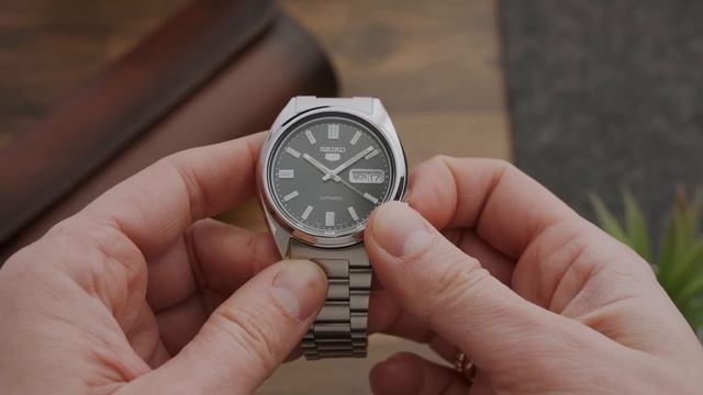 This Seiko is a $100 ROLEX KILLER! смотреть онлайн