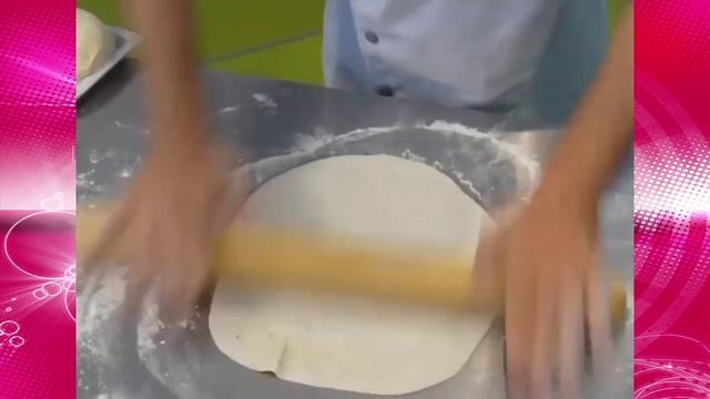 Как раскатать тесто для пиццы смотреть онлайн