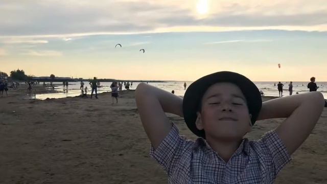 Я и Финский Залив (Жемчужный Пляж 🏖 🏝). смотреть онлайн