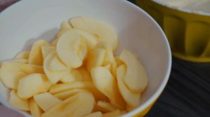 Шарлотка на рисовой муке, минимум ингредиентов,просто пальчики оближешь