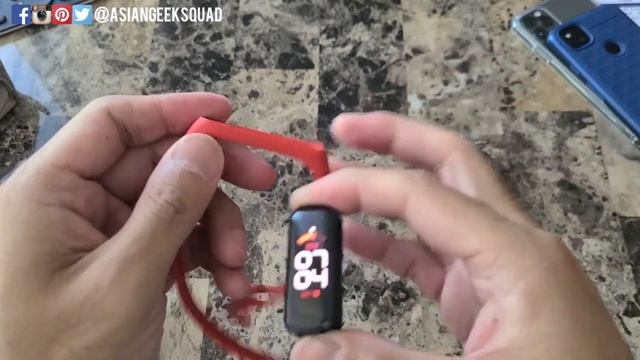 Replacing the watch bands - Samsung Galaxy Fit2. смотреть онлайн