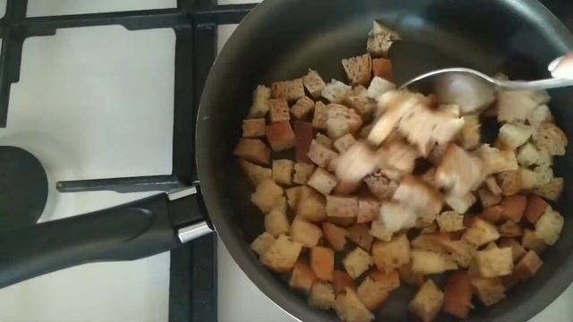 Салат ?"ЦЕЗАРЬ" в домашнем исполнении, сытно и вкусно смотреть онлайн