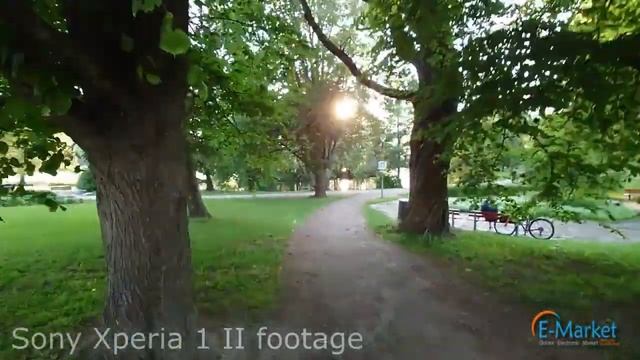 Sony Xperia 1 II Unboxing - $1200 Flagship Phone + Dualshock 4 Gameplay