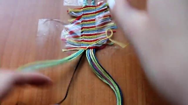 Как плести фенечки / Фенечка мохнатик смотреть онлайн