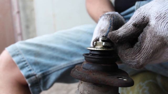 Замена задних амортизаторов Chevrolet Aveo