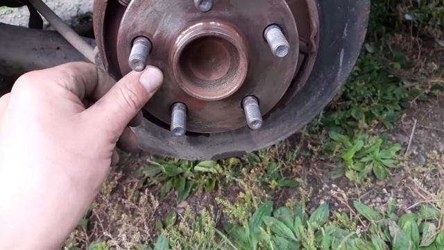 Чистка тормозного диска, ступицы смотреть онлайн