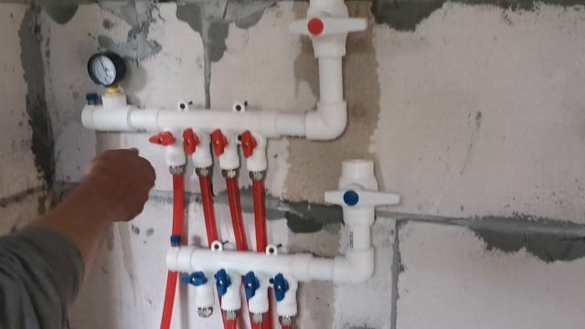 Монтаж и заливка тёплого пола с минимальным бюджетом! смотреть онлайн