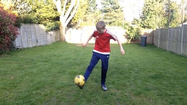 Buster top 5 ways to flick a ball up смотреть онлайн