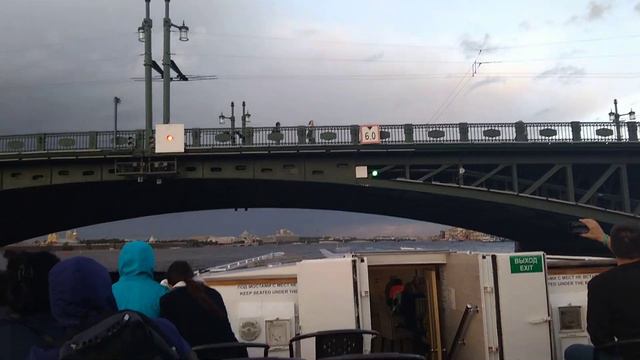 Прогулки по воде. Санкт-Петербург смотреть онлайн