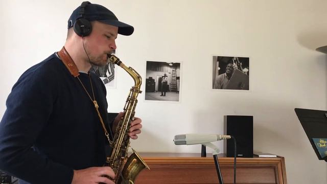 Basic Jazz Conception for Saxophone by Lennie Niehaus (Vol. 1) - Exercise #11 смотреть онлайн