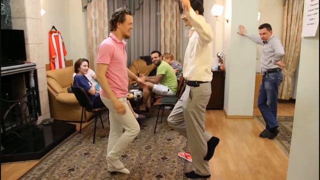 Угадай, что они делают? смотреть онлайн