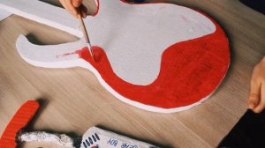 КАК СДЕЛАТЬ ГИТАРУ САЛЛИ ФИШЕРА ИЗ ИГРЫ SALLY FACE ? / Как сделать гитару из картона ? / Sally Face