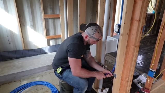 We Built An Off Grid SHIPPING CONTAINER HOME (start to finish) смотреть онлайн