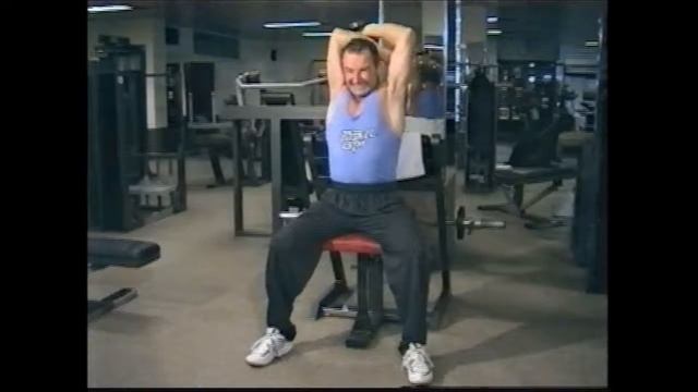 19 Triceps   Tricepsový Zdvih S Jednoruční činkou V Sedě