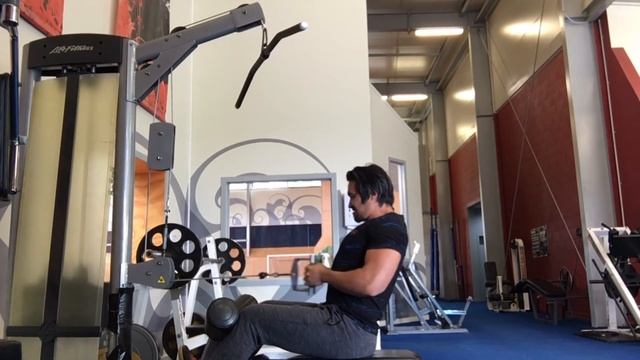 Road to Ripped (Day 32): Chest, Back and Biceps смотреть онлайн