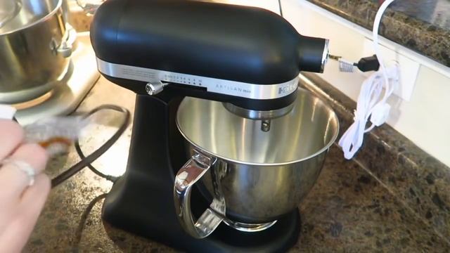 Merry Christmas 2020! Unboxing of the KitchenAid Artisan Mini 3.5 QT Tilt-Head Stand Mixer смотреть онлайн