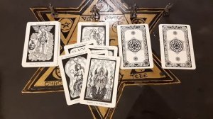 Любит  ли он меня или использует? Гадание на Таро