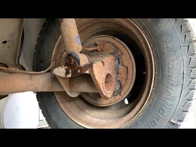 Как отвинтить прикипевшие болты? смотреть онлайн