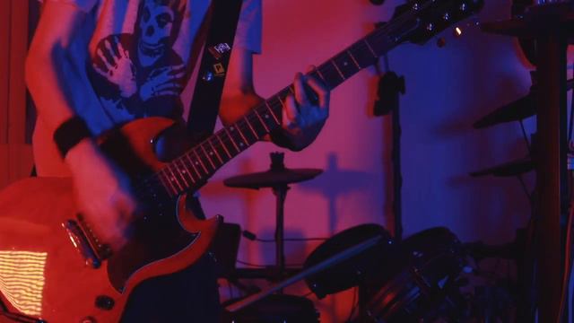 Misfits - Dig Up Her Bones/Hybrid Moments/Last Caress (Cover) смотреть онлайн