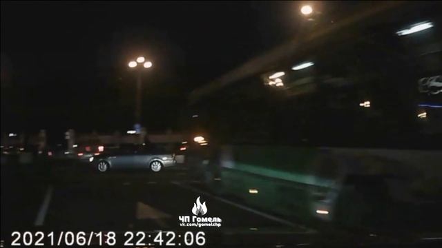 Автобус 18 нарушил ПДД смотреть онлайн