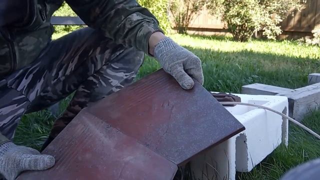 Рабочие моменты, Укладка плитки на крыльце. смотреть онлайн