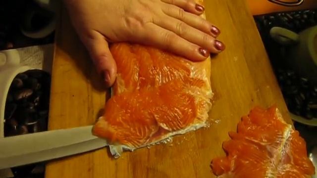 Красивая нарезка форели смотреть онлайн