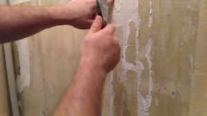 Как убрать старую краску со стен в ванной и в туалете ?