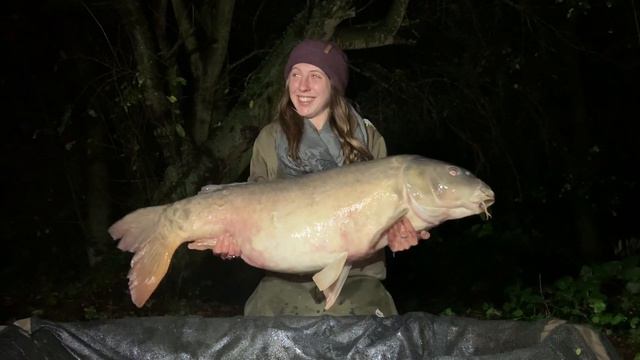 She caught 3 Personal-best fish In One Day!!!!! 😵 *Monster Carp* смотреть онлайн