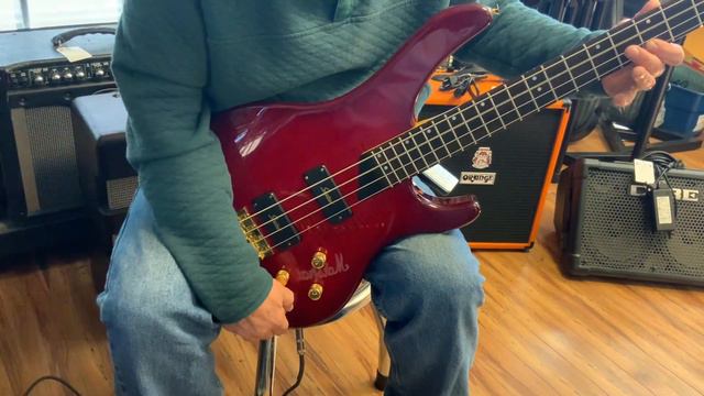 Washburn XB-800 Quick Demo смотреть онлайн