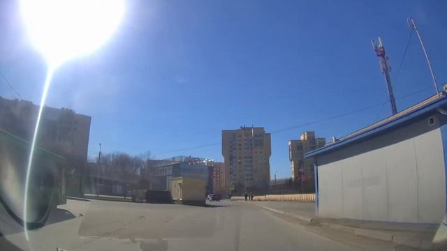 Движение на автомобиле по Тюмени до музыкальной школы и обратно смотреть онлайн