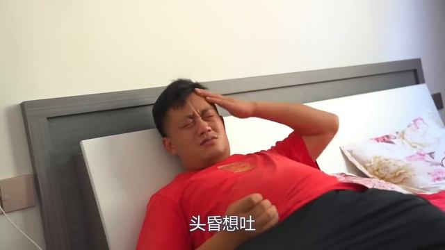 端午节胖妹家真热闹，老爸还下厨露一手一桌10个菜，家人乐开怀！【陈说美食】 смотреть онлайн