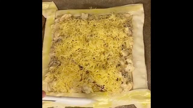 Пирог "Жульен" в слоеном тесте. Простой и Вкусный Рецепт. смотреть онлайн