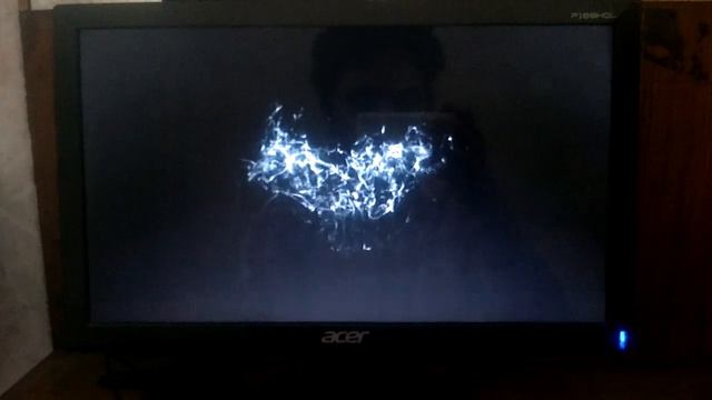Venom Full HD trailer playing Acer 15 inch monitor смотреть онлайн