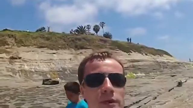 №34.Ловля крабов на пляже Сан Диего смотреть онлайн