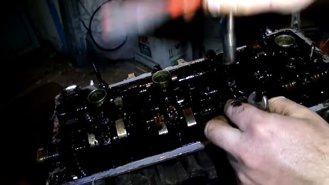 56 Снятие  выпускного распредвала двигателя  Джили МК  копия  двгателя TOYOT A4 FE